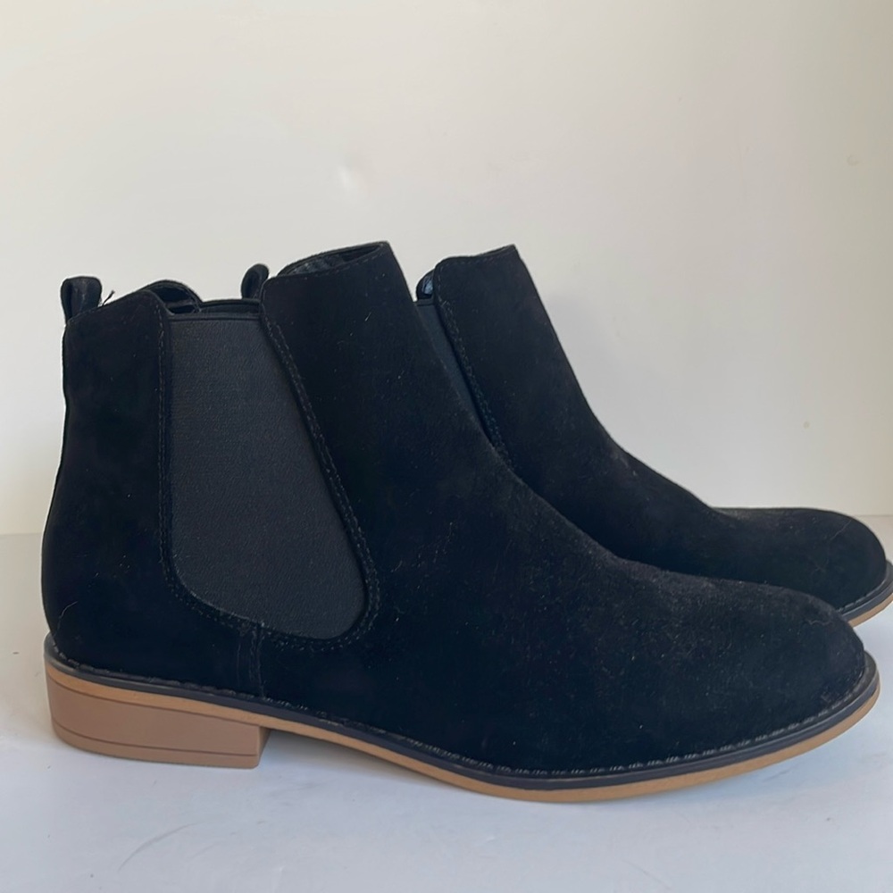 Loft outlet faux suede short heeled Chelsey boots size 8